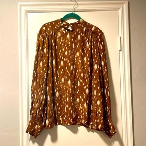 Super cute Mock neck animal print top!